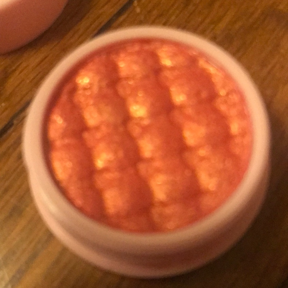 Two mini eyeshadows - Picture 3 of 4